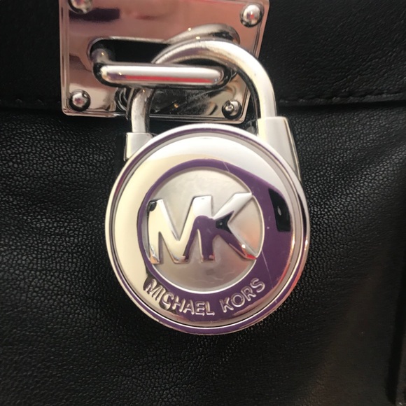 Michael Kors Hamilton Medium Lock and Key Bag - Picture 5 of 11